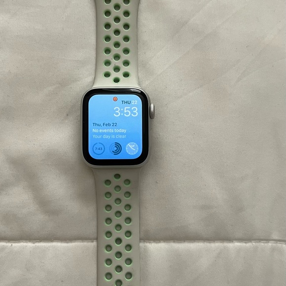 Nike Apple Watch - Picture 2 of 6